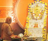 Shiva Pujana by HH Swamiji (Pictures Courtesy of Shri Ganesh Rao)